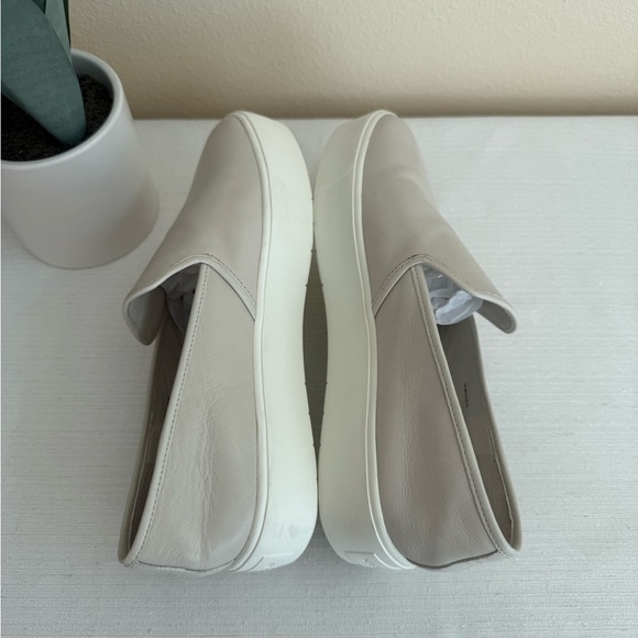 VINCE Light Gray Leather Slip-On Platform Casual
Sneakers - Picture 7 of 11
